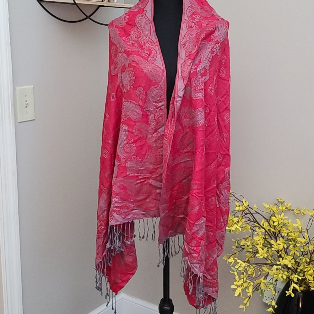 Long/wide pink scarf/wrap/shawl